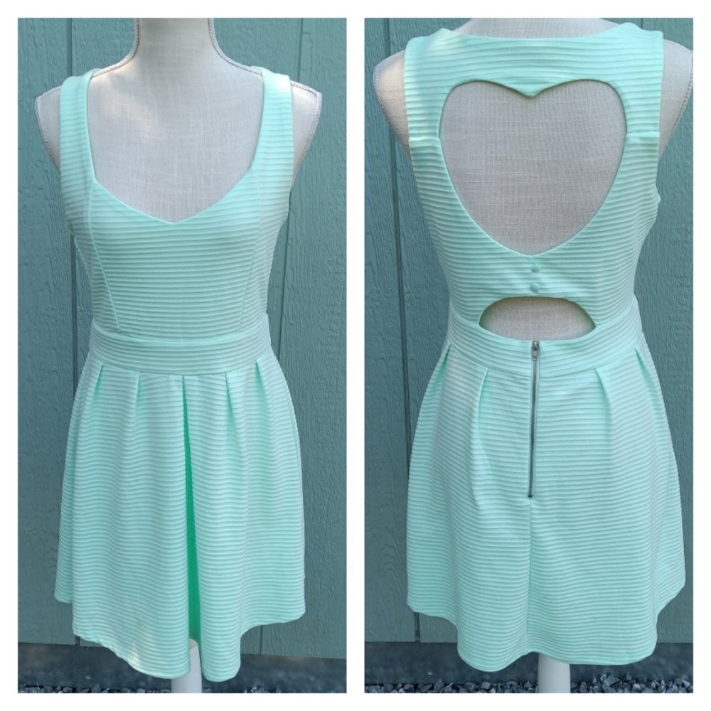 La Hearts Ribbed Heart Cutout Back Mini Dress Mint Large